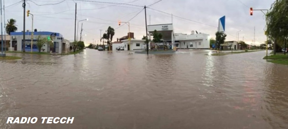 Inundaciones en Santiago del Estero: más de 100 familias evacuadas tras un fuerte temporal.