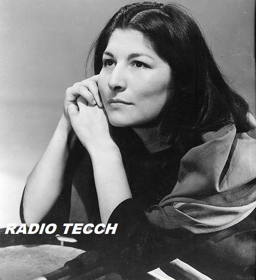 Nace Mercedes Sosa.