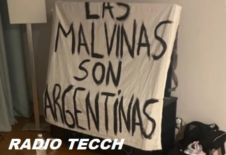 La historia de la bandera de Malvinas que terminó en manos de los jugadores argentinos.